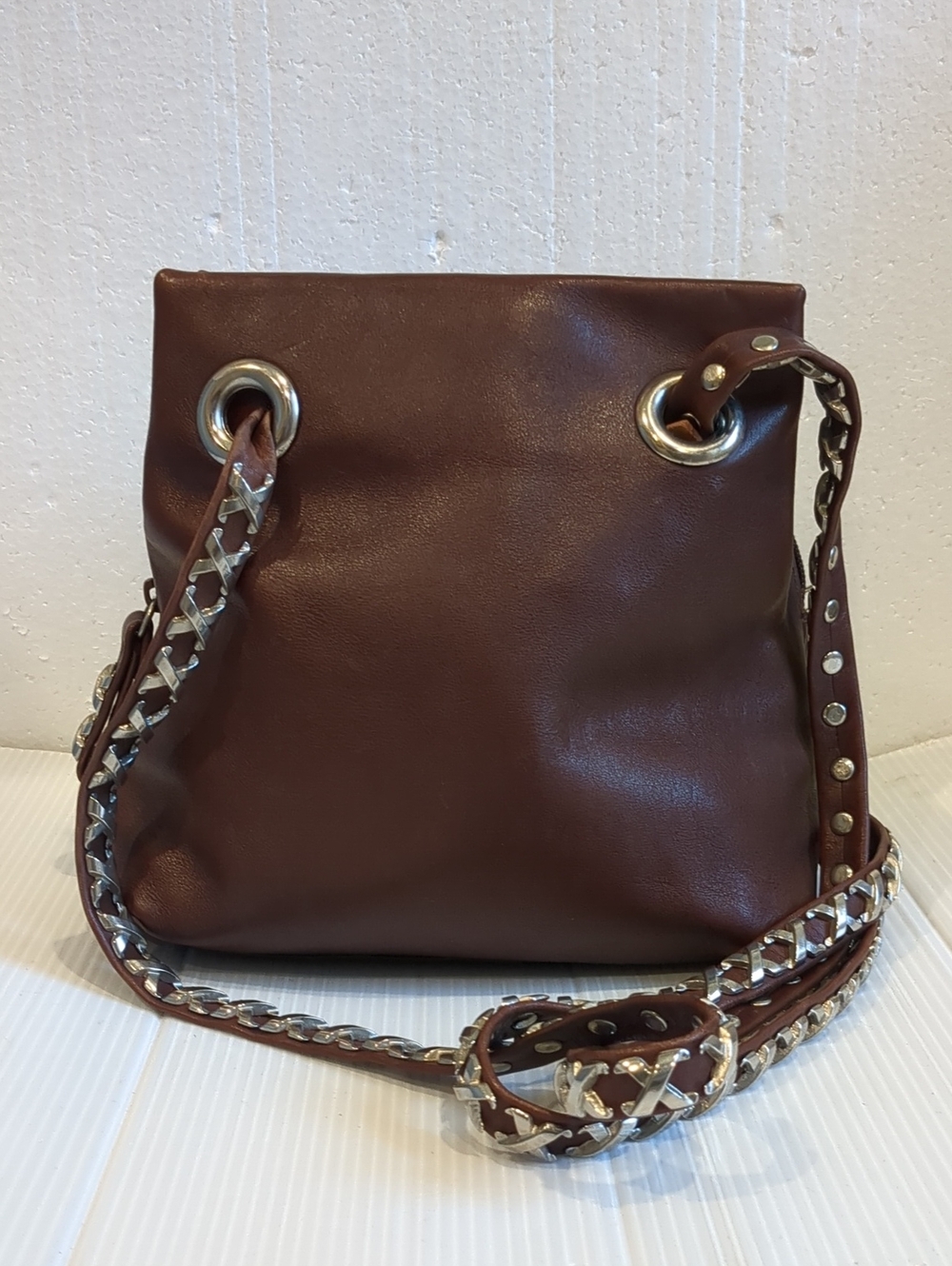 Mali Parmi Brown Leather Chain-Detail Shoulder Bag